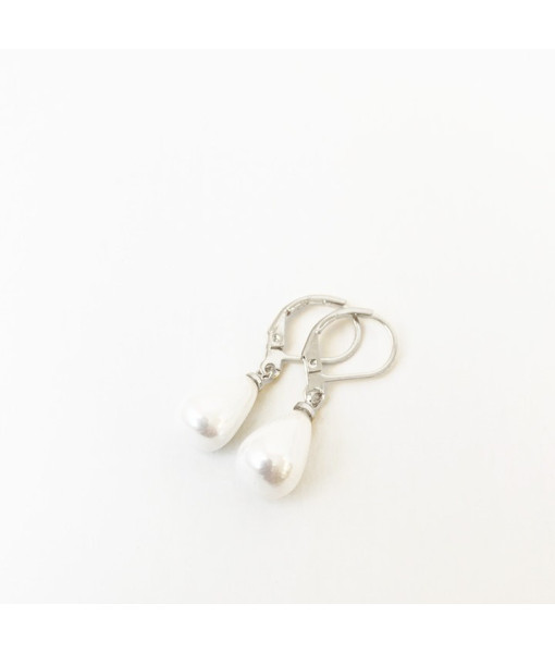 Small pearly drop earring